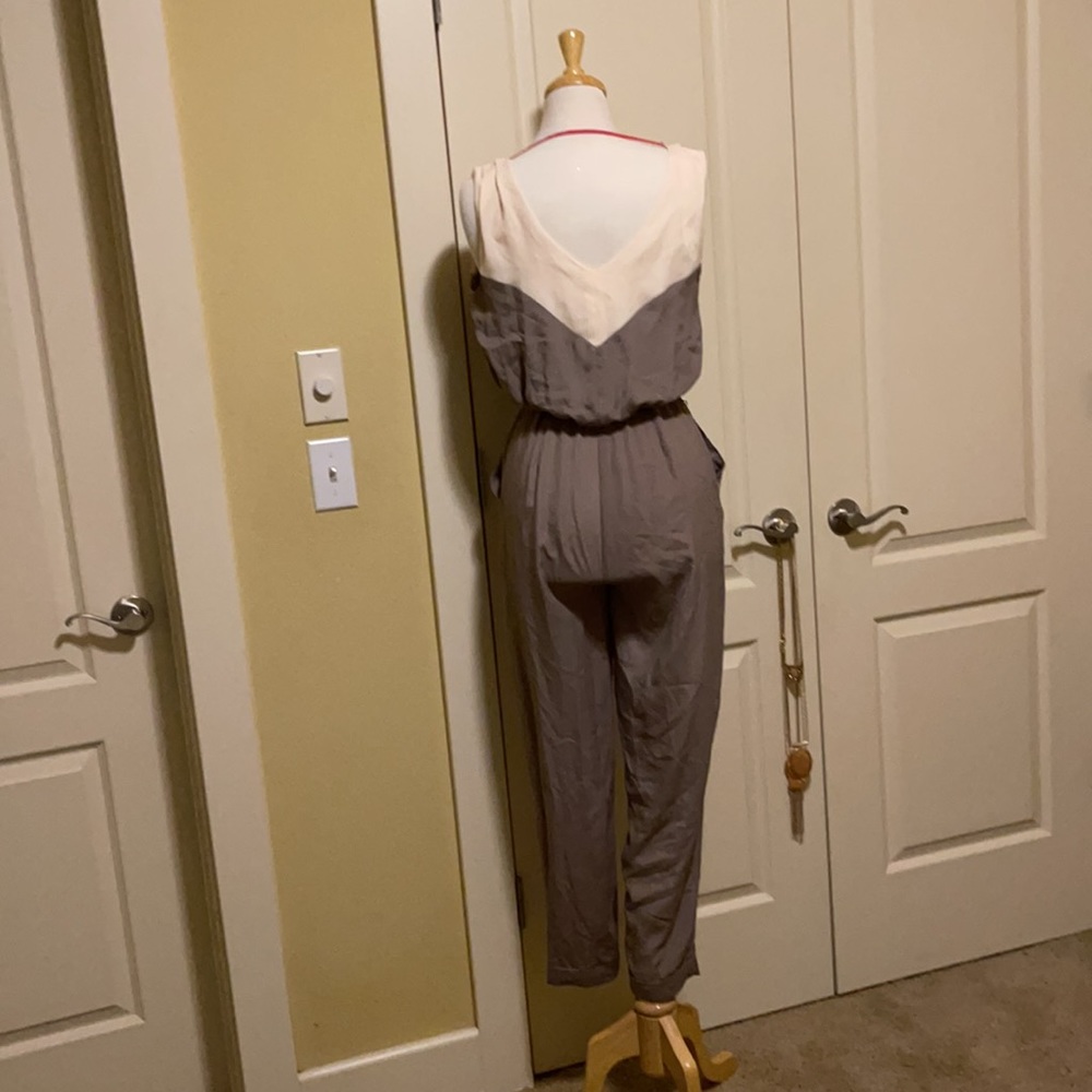 Beautiful tailored jumpsuit - Picture 2 of 3